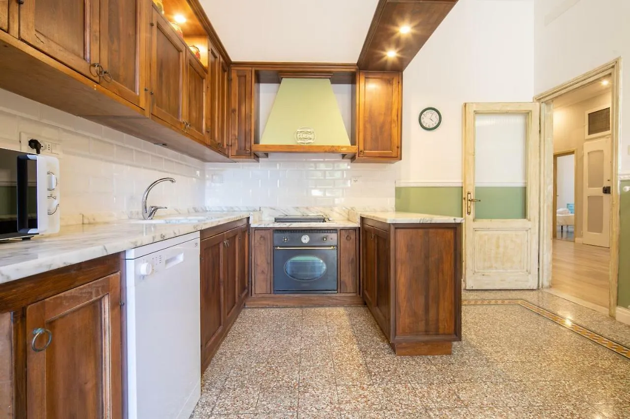Santa Maria Novella 4 Bedrooms By Mmega Florence Italy