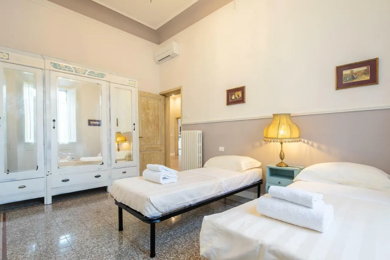 Apartment Santa Maria Novella 4 Bedrooms By Mmega Florence
