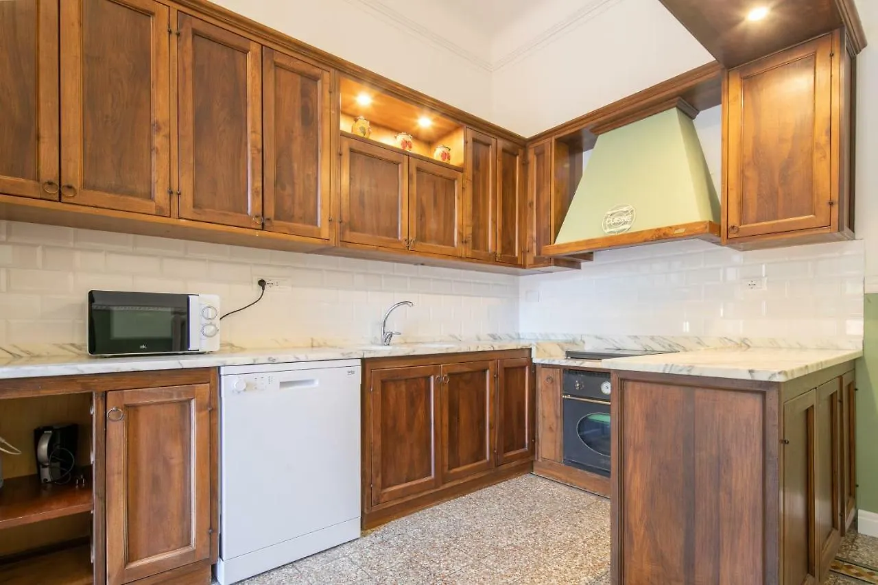 Santa Maria Novella 4 Bedrooms By Mmega contacts